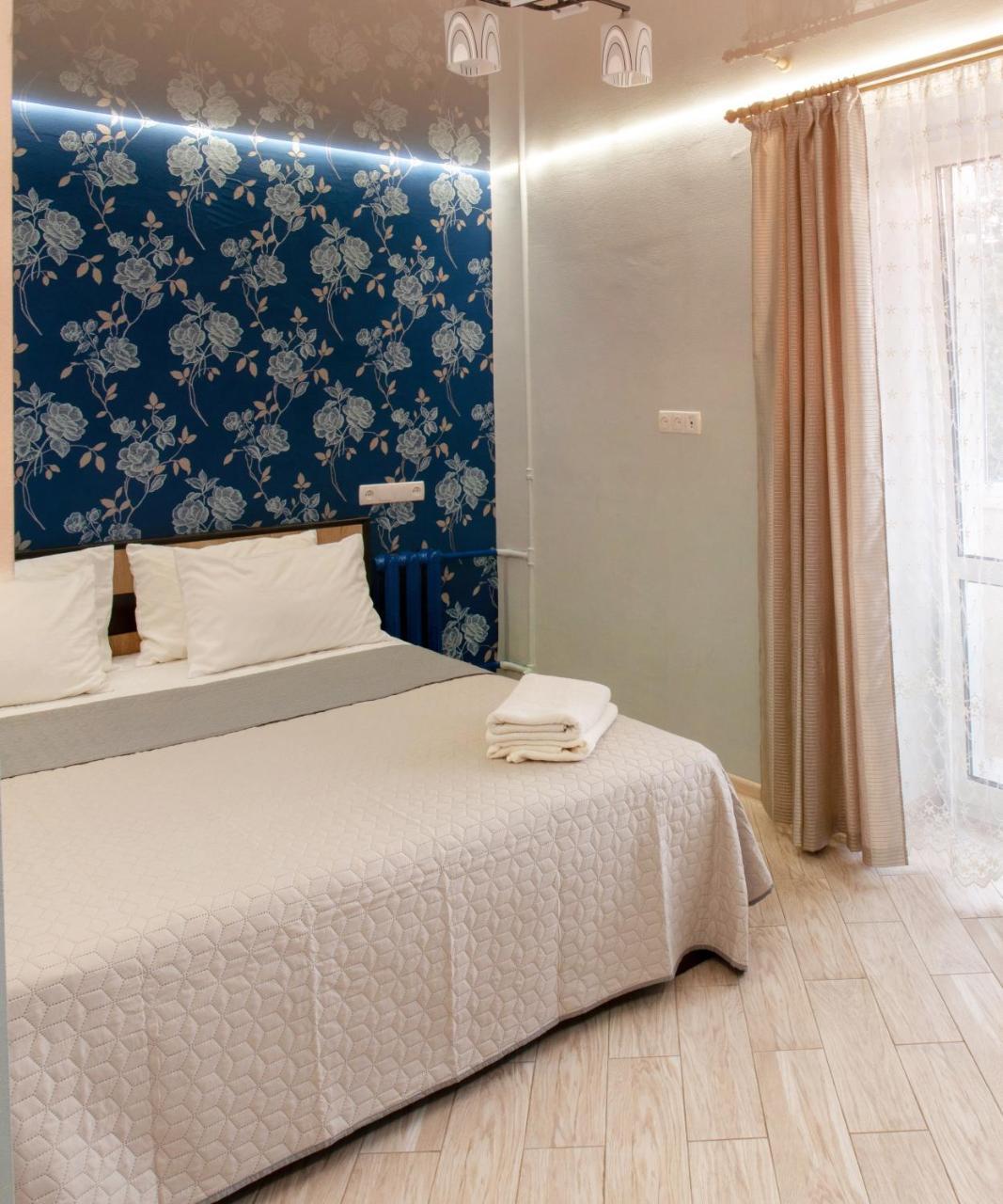 Luxury 2 In Center By House *